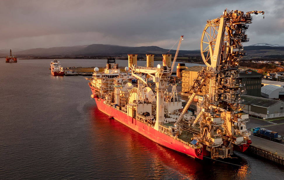 Pipelay Vessel Reel